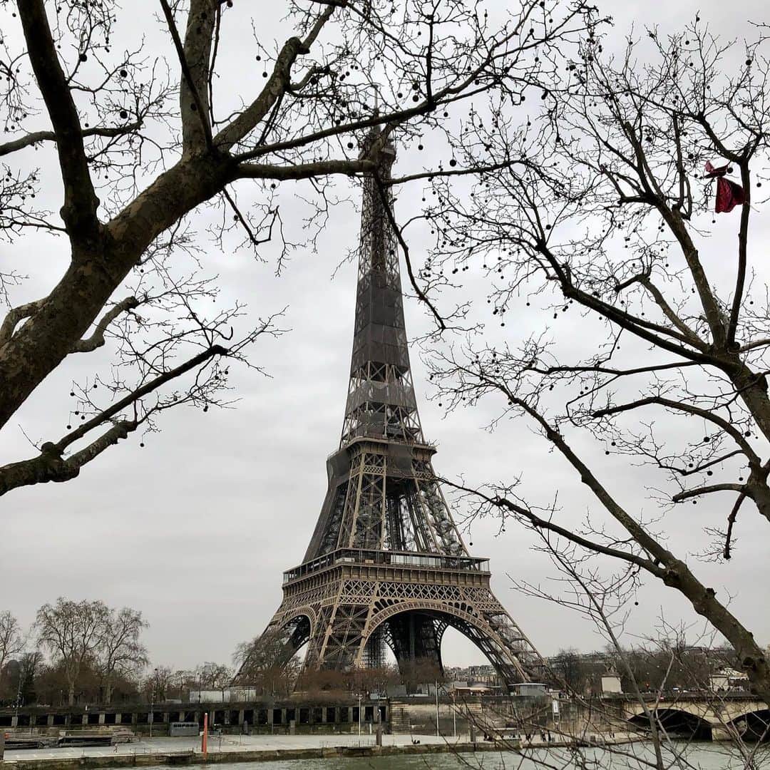 アグネス・ザワツキーさんのインスタグラム写真 - (アグネス・ザワツキーInstagram)「Je m’appelle Agnès et je suis une baguette 🥖 a lovely 2 days in Paris ✨」2月23日 2時54分 - agnes_zawadzki