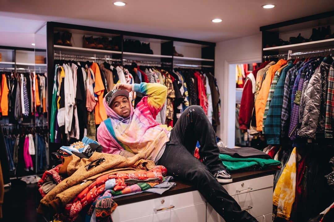 DJ.マスタードのインスタグラム：「i need everybody to Download the @vestiaireco app to shop my closet @mustard, to get some one of ones, and see some of my custom pieces from your favorite videos. All proceeds go to @destinationcrenshaw...」
