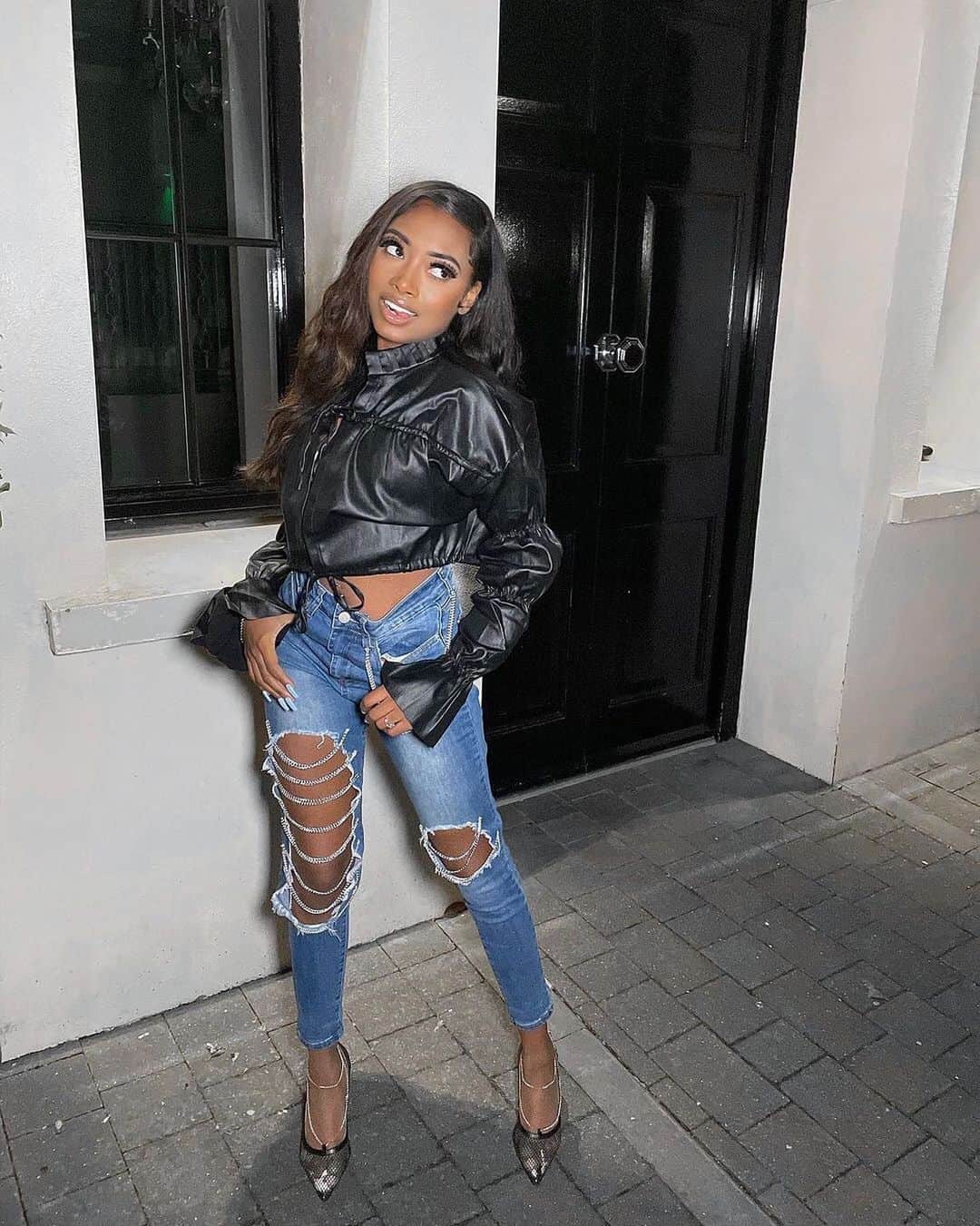 SHEINのインスタグラム：「Casually SLAYING it! ✨  @mara.montanaa  Shop Item #: 1756775, 1870591  #SHEINgals #SHEINstyle #SHEINSS21 #styleinspo」