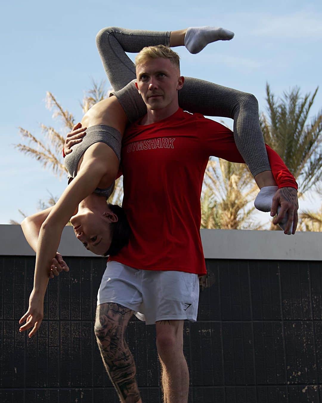 ナイル・ウィルソンのインスタグラム：「Everyone out the way she’s been bitten by a shark 🦈💪🏼 #GymShark #Gymnastics #LifeGuard」
