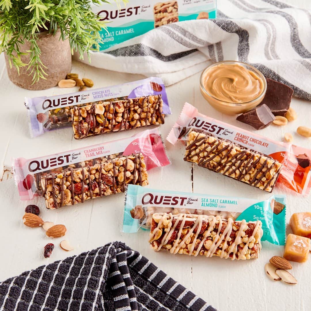 questnutritionさんのインスタグラム写真 - (questnutritionInstagram)「Have you tried the Snack Bars? 1-2g of sugar, 10g of protein, & 5g net carbs. 💪😍」2月23日 4時07分 - questnutrition