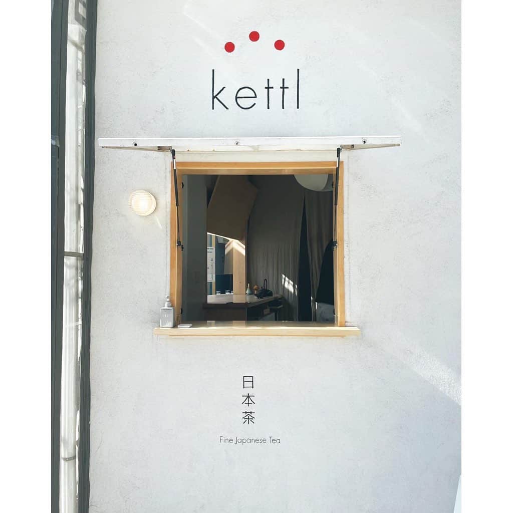金原杏奈のインスタグラム：「I’m obsessed with @kettltea 🍵 ・ さすが、ニューヨークでレベルの高い お茶が楽しめるお店がある。 今日は抹茶ラテ💚 苦味と旨味のバランスが最高！ ・ #nyc #newyork #kettl #tea #matcha #ニューヨーク #日本茶」