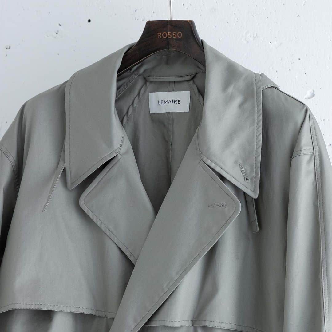 ROSSO MENさんのインスタグラム写真 - (ROSSO MENInstagram)「SELECT  COAT by 【LEMAIRE】 "TECHNICAL PARKA" col : MIST GRAY size : 44,46  お取り扱い店舗﻿ ◾︎ROSSO ミント神戸店﻿ Tel : 050-2017-9117 ﻿ ※上記店舗のみでのお取り扱いにつき、値段、在庫等のお問い合わせにつきましても上記の店舗までお願い致します。  #urbanresearchrossomen #rossomen #urbanresearchrosso_kobe #urbanresearch #lemaire」2月23日 14時01分 - urban_research_rosso_men