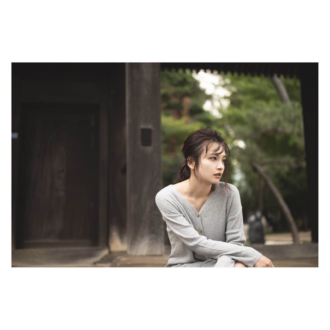 樋井明日香 さんのインスタグラム写真 - (樋井明日香 Instagram)「よければ、私の 足首と鎖骨を探してみてください。 てへ。 📸 @yayamax88  💄 @sarinakanaoka  こんな私のことも色っぽく仕上げてくれた2人に感謝🙇‍♀️❤️」2月23日 14時07分 - hinoiasuka_0108