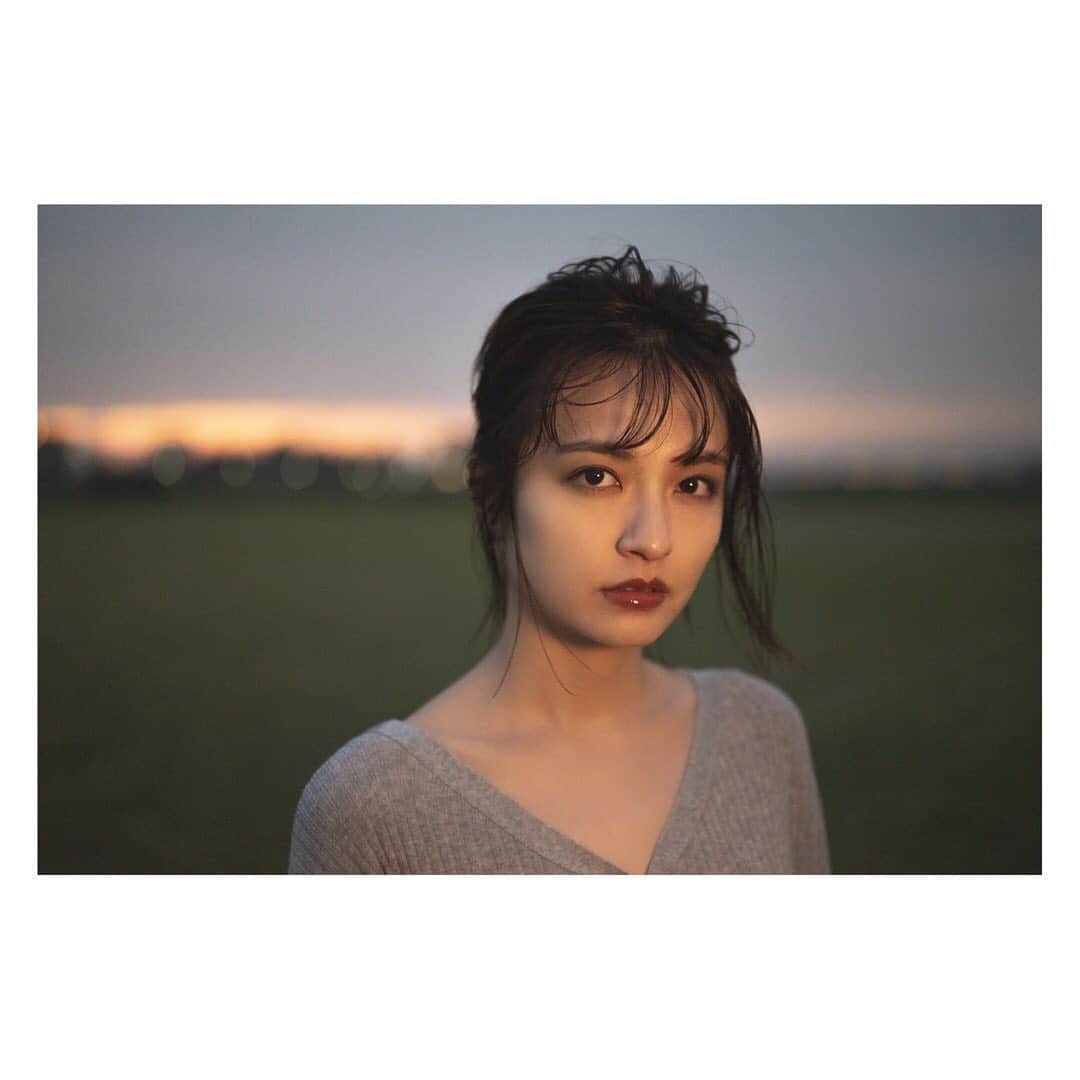 樋井明日香 さんのインスタグラム写真 - (樋井明日香 Instagram)「よければ、私の 足首と鎖骨を探してみてください。 てへ。 📸 @yayamax88  💄 @sarinakanaoka  こんな私のことも色っぽく仕上げてくれた2人に感謝🙇‍♀️❤️」2月23日 14時07分 - hinoiasuka_0108