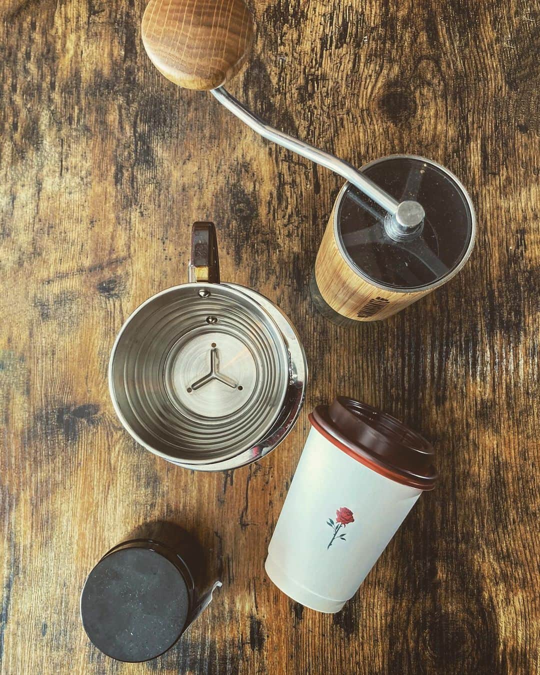 落合将人さんのインスタグラム写真 - (落合将人Instagram)「@poppin_tamaki が代表を務める @lilcribcoffee にてラテとコーヒーをいただいてきました。  オーストラリアのメルボルンで修行してきた彼女のコーヒーは絶品！！  機材や作り方はもちろん、水や温度など全てに拘って創り上げる一杯のコーヒーはぜひ沢山の人に一度楽しんでいただきたいなと思いました。  現在はポップアップストアとして出店する機会のみとのことなので、その際はぜひ飲みに行ってみてはいかがでしょうか♪  拘りの珈琲が好きな方は @lilcribcoffee さんのアカウントをフォローして情報をお待ちください✨  イベントなど企画されてる方は呼ぶ事も可能だそうなのでご希望であればコンタクト取ってみてくださいね〜  #coffee #珈琲」2月23日 14時22分 - masato_ochiai