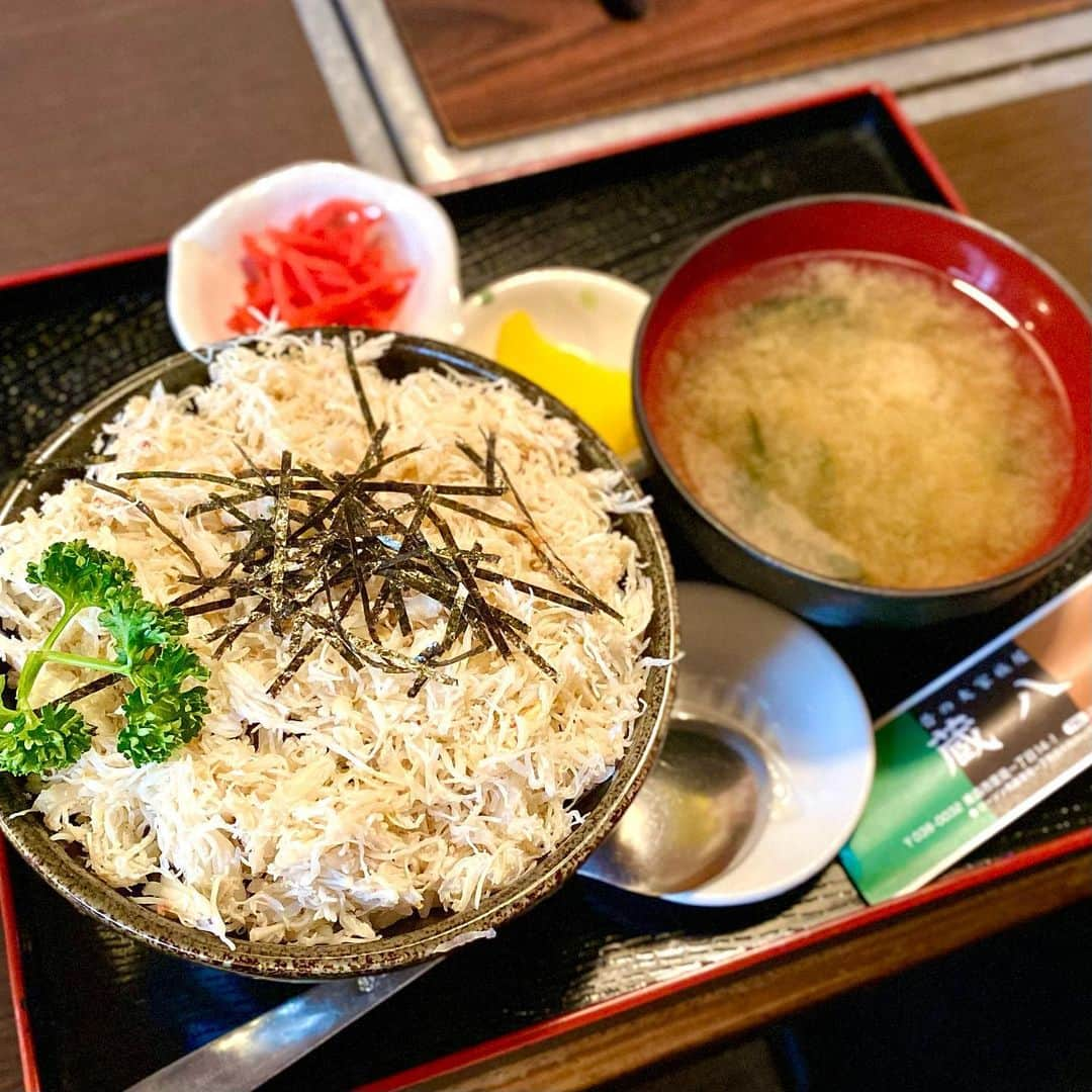 新山大さんのインスタグラム写真 - (新山大Instagram)「全部完璧！うまい😋 #蔵八 #カニめし丼 #カツ丼 #鱈づくし定食 #青森市 #最高の昼飯✨」2月23日 14時24分 - dai_niiyama