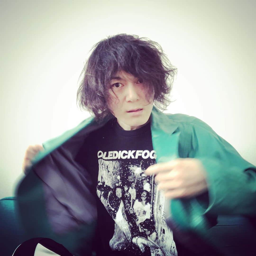 スーパー3助さんのインスタグラム写真 - (スーパー3助Instagram)「今日の私服  #古着屋で買った緑のライダース  #オールディックフォギーのTシャツ  #スーパー３助  #古着好きなひととつながりたい  #にゃんこスター  #は？？  #人生なんなんだ」2月23日 14時35分 - super3suke_nyankostar