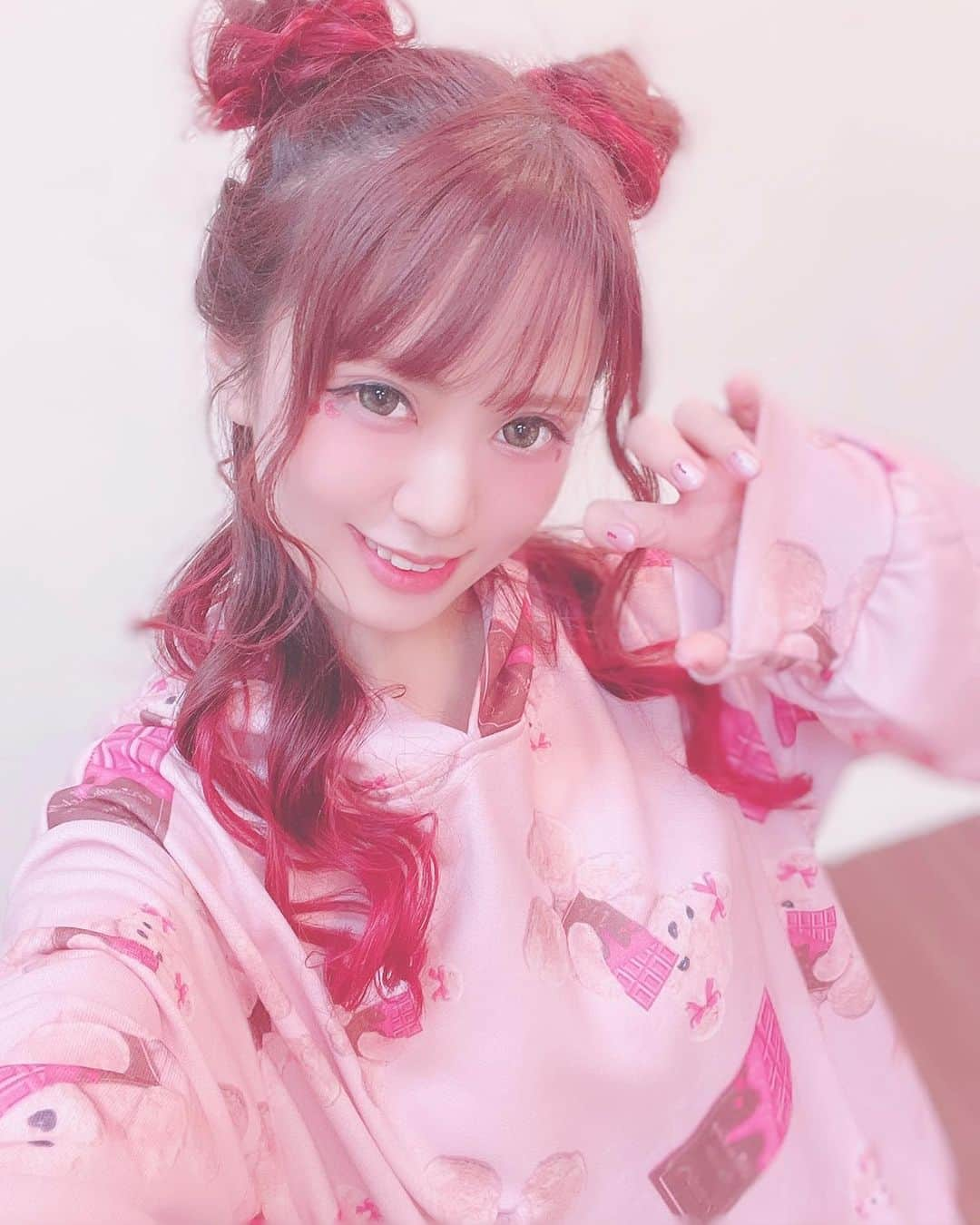 絵仁さんのインスタグラム写真 - (絵仁Instagram)「おだんごヘアすき？🍡 ♡ ♡ ♡ @marsofficialjapan #マーズキャンペーン #mars #princessmelody #harajukufashion #harajukukawaii #yumekawaii #kyarypamyupamyu #idol #kawaii #かわいい #地雷コーデ」2月23日 15時00分 - eni_tc