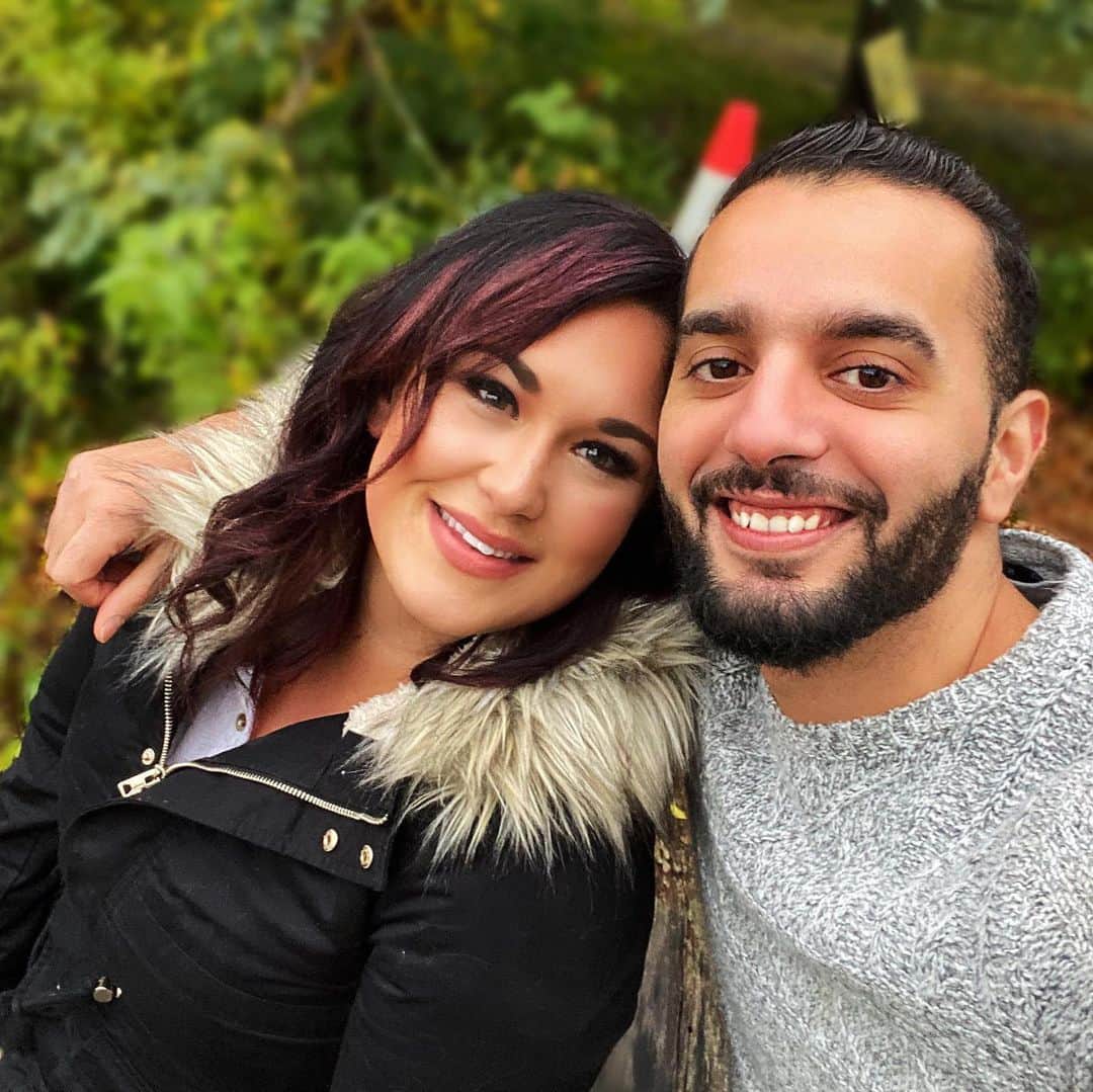 Rosetta Stoneのインスタグラム：「These international couples talk to us about what it's like to be divided by the pandemic around the world. Click the #linkinbio to learn more」