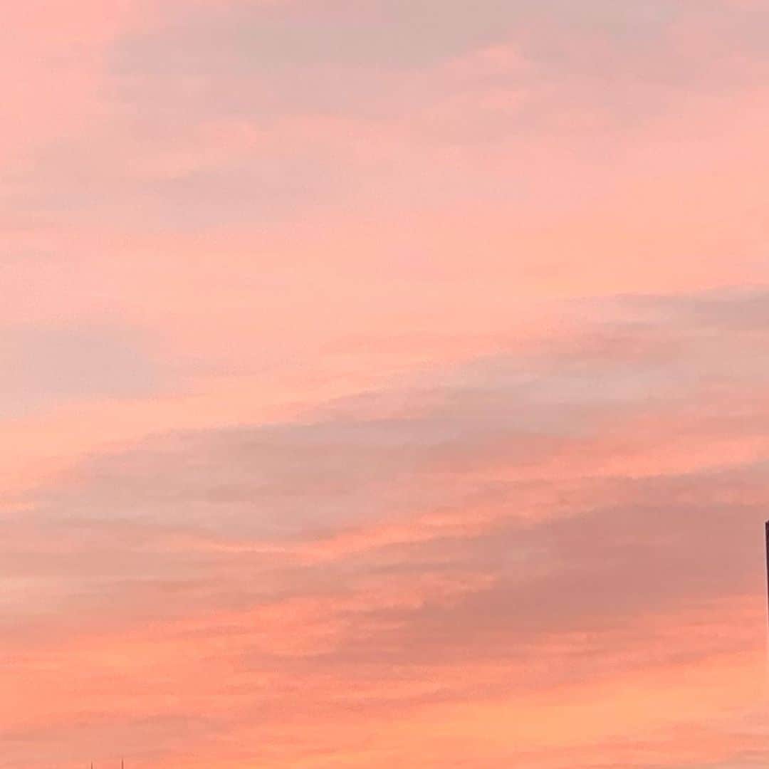 竹井亮介さんのインスタグラム写真 - (竹井亮介Instagram)「2021年2月23日。 オレンジのようなピンクのような。 #今朝の色」2月23日 6時27分 - takeiryosuke