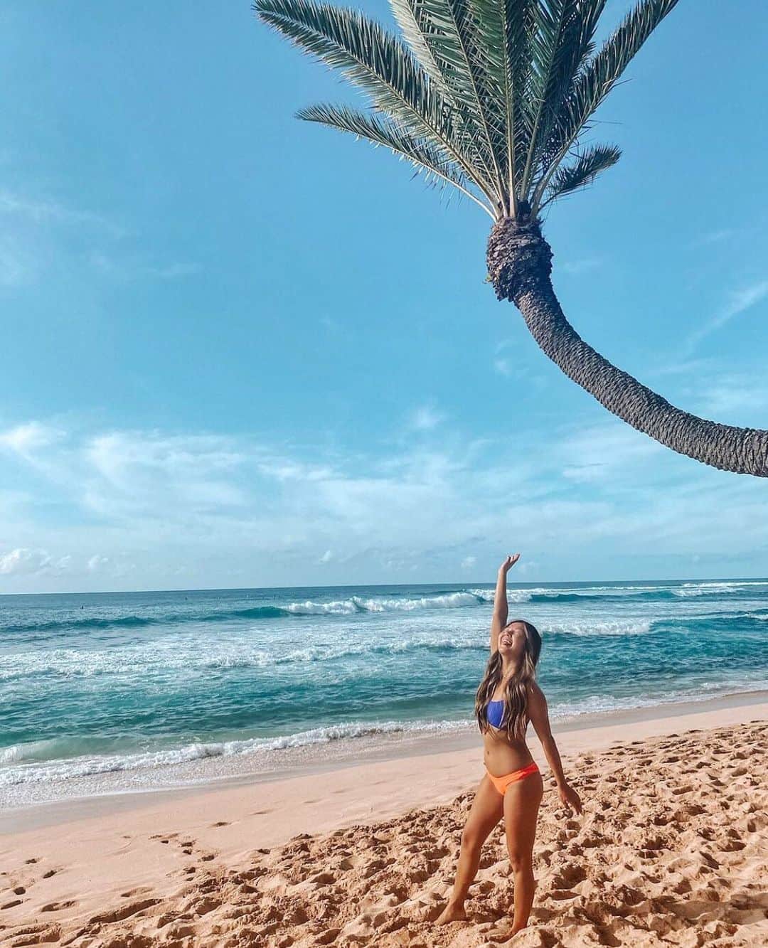 JOLYN Swimwearのインスタグラム：「BEACH VIBES ONLY 🏝🥰🌊 // #jolynaustralia」