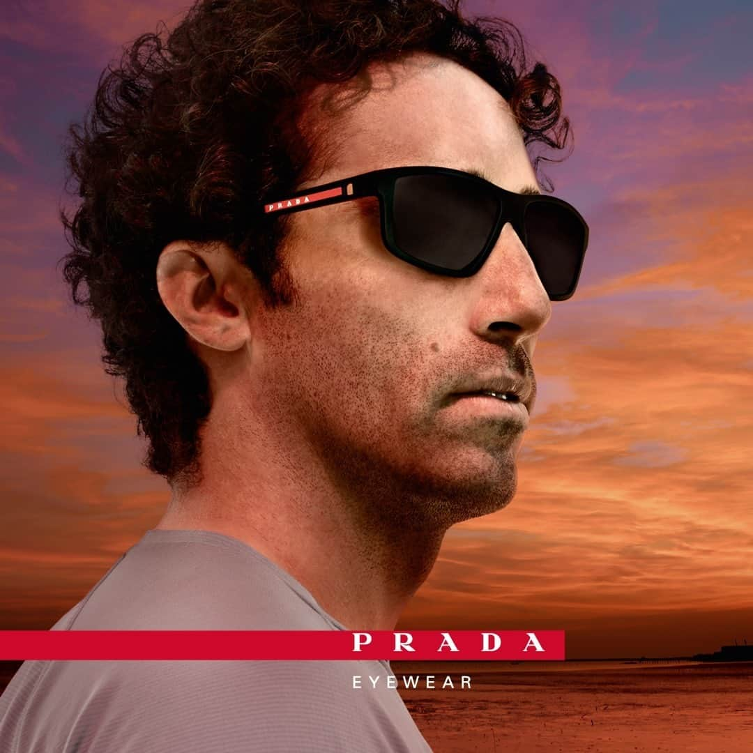 プラダさんのインスタグラム写真 - (プラダInstagram)「Holding the lead, @umbertomolineris, member of the @lunarossachallenge team wears new #PradaLineaRossa eyewear, designed especially for this year’s #AmericasCup. Discover more from the collection via link in bio. #LunaRossaPradaPirelli #PradaEyewear #PradaCup #Prada」2月23日 7時00分 - prada