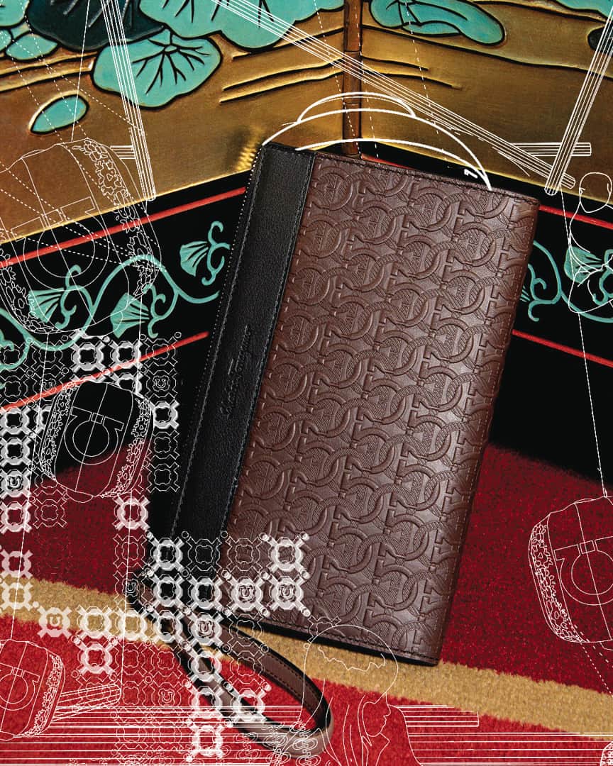 サルヴァトーレ・フェラガモのインスタグラム：「The new Gancini Iconic monogram packs a graphic punch, with a richly textured organizer wallet from a new collection which is the protagonist of the artistic collaboration with the advent of the Spring Festival, complemented with a series of themed installations in its Shanghai Center boutique from 19 to 26 February 2021.​ #Gancini」