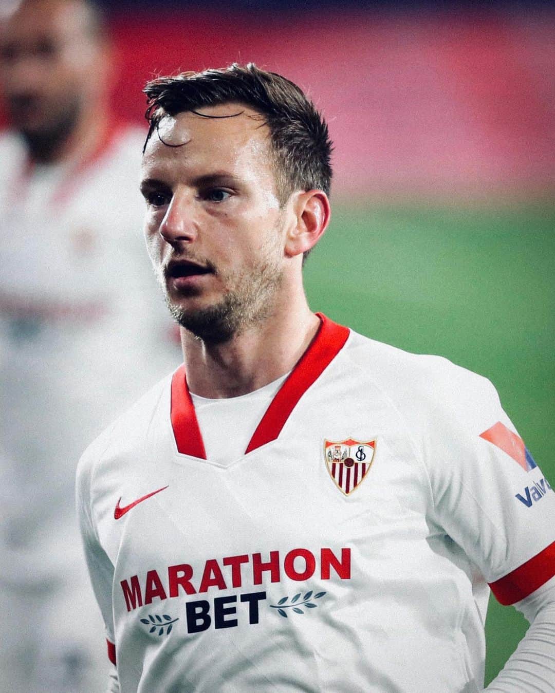 イヴァン・ラキティッチのインスタグラム：「Seguimos sumando puntos importantes en @laliga! Tarea cumplida, gran trabajo de todos! A por más! 🙏🏼🔥⚽️ #VamosMiSevilla #Rakitic @sevillafc」