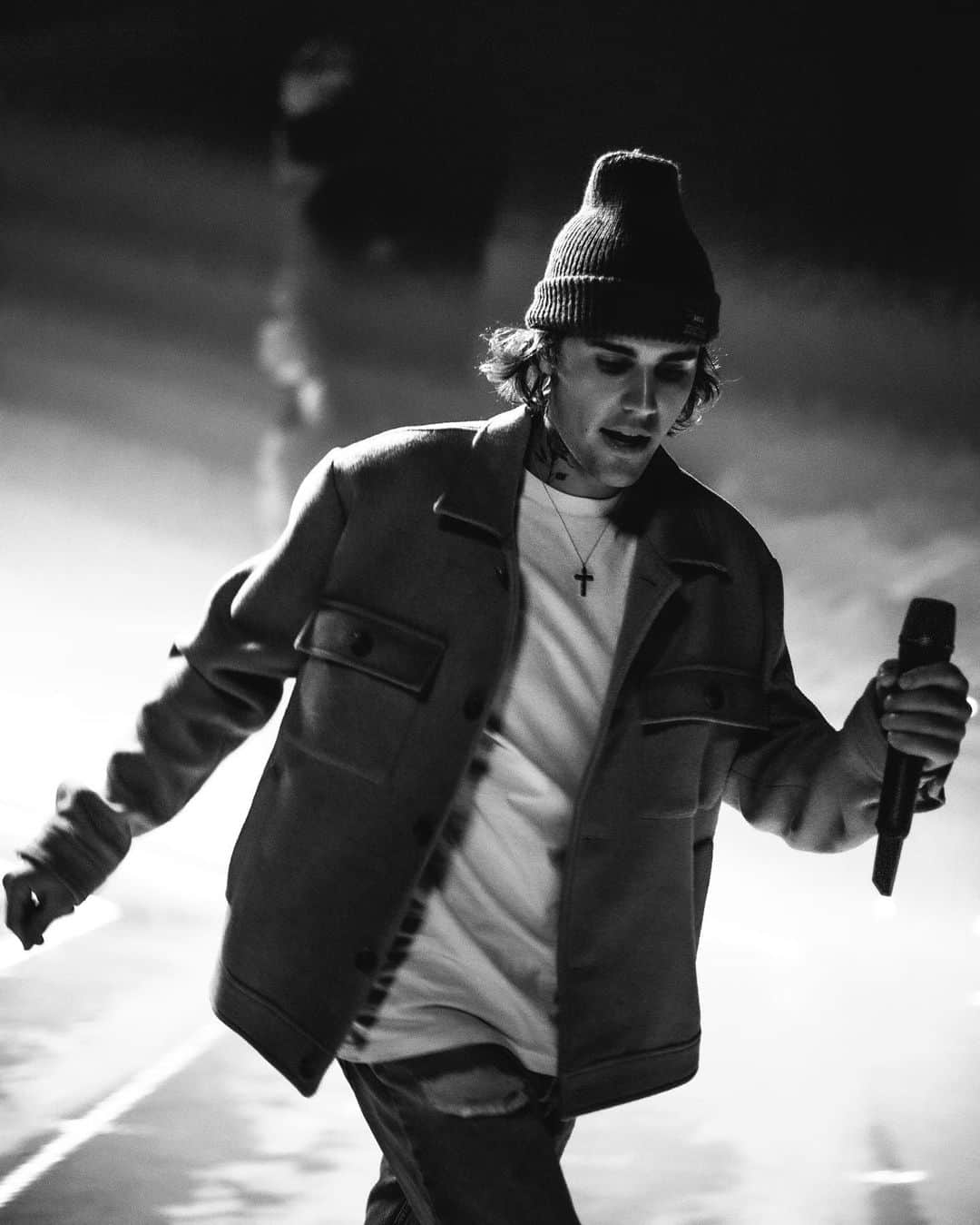 のインスタグラム：「Did a cool performance with Spotify. Peep it on YouTube 🙏🙏」