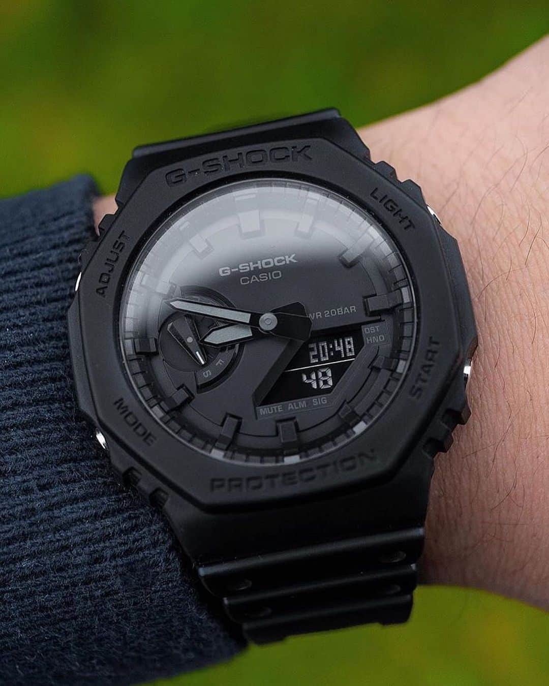 Daily Watchさんのインスタグラム写真 - (Daily WatchInstagram)「The $99 Casio G-Shock GA2100-1A1 “CasiOak”. One of the most hyped watches of 2019 ⚫️⚫️ Photo by @gulenissen」2月23日 7時43分 - dailywatch