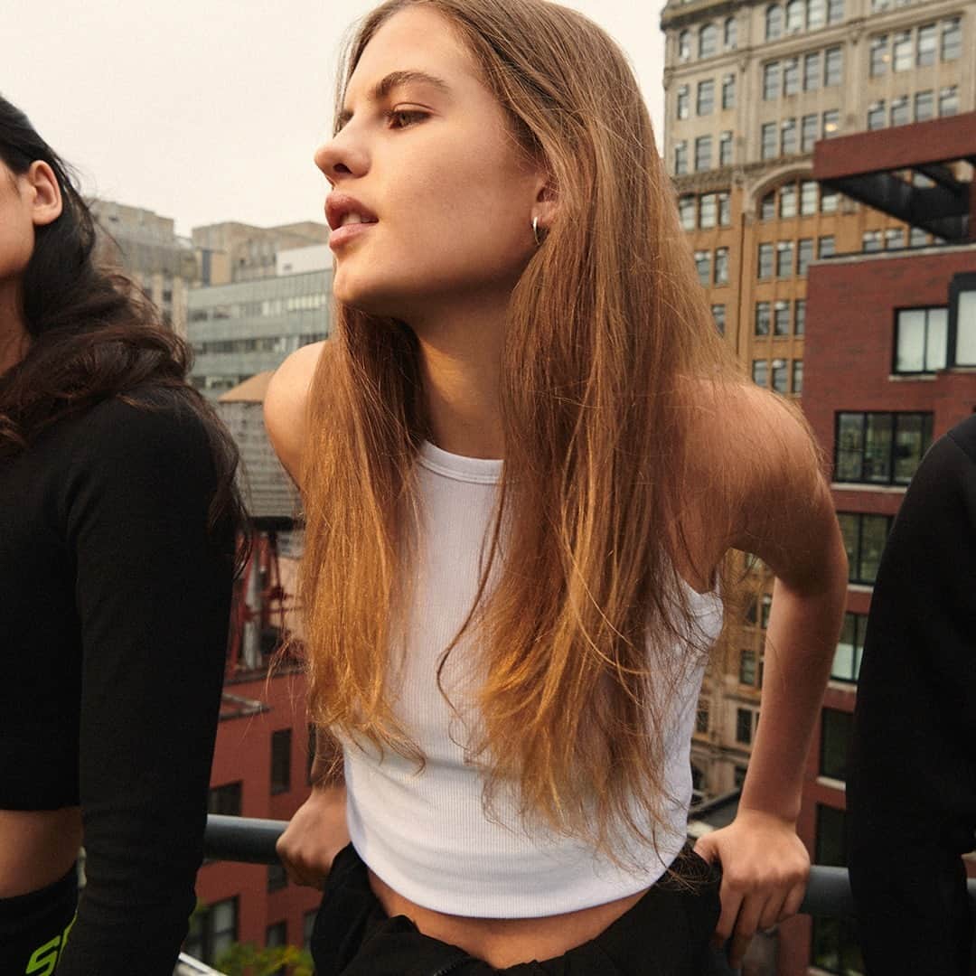 DKNYのインスタグラム：「New Yorkers know: adaptability is important, but openness is essential. Discover the new #DKNY Spring 2021 collection on DKNY.com. #DKNYSTATEOFMIND」