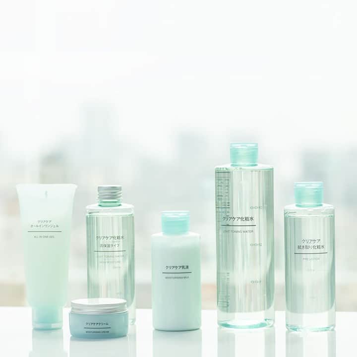 MUJI USAさんのインスタグラム写真 - (MUJI USAInstagram)「Keeping your skin refreshed and clear.   Featuring grape extract from the Yamagata prefecture in Japan, the Clear Care series helps to smooth acne prone skin and clogged pores.  #muji #mujiusa #skincare」2月23日 8時02分 - mujiusa