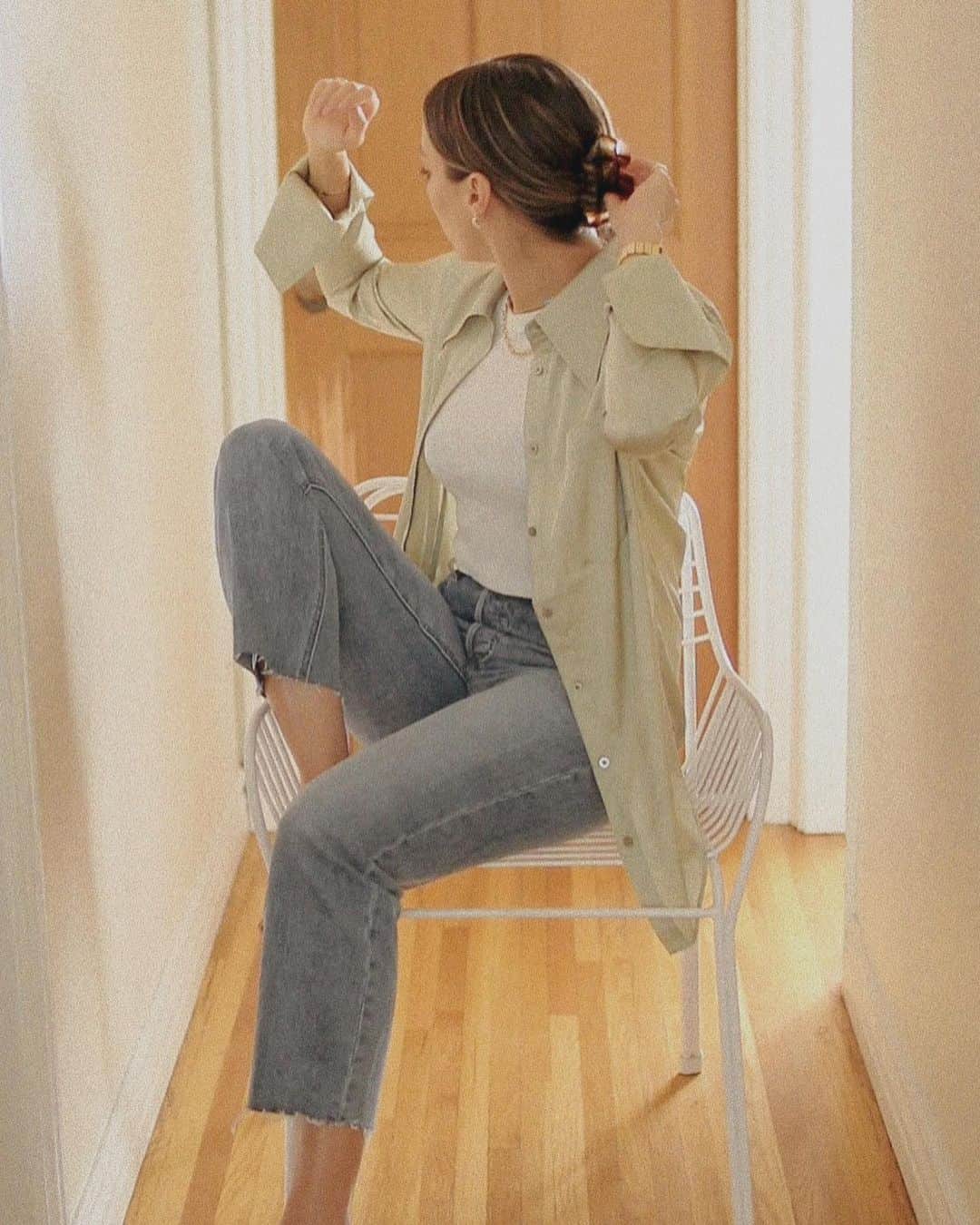 Camden Scottさんのインスタグラム写真 - (Camden ScottInstagram)「Last week in the old house! Why is moving so overwhelming no matter how much you prep or plan? 🙃   Wearing @songofstyle for @revolve」2月23日 8時07分 - cammiescott