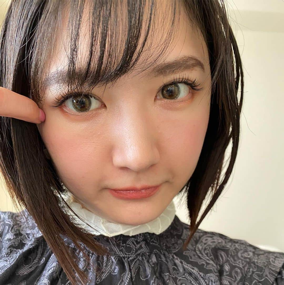 清水楓さんのインスタグラム写真 - (清水楓Instagram)「まつげふさふさのおしらせ  いつも完璧な仕上がりに満足♡ 白目選手権したいなぁ〜   #accorderebisu #ebisu #eyelashsalon #volumelashes  #アコルデ恵比寿」2月23日 8時15分 - kaede_shimizu