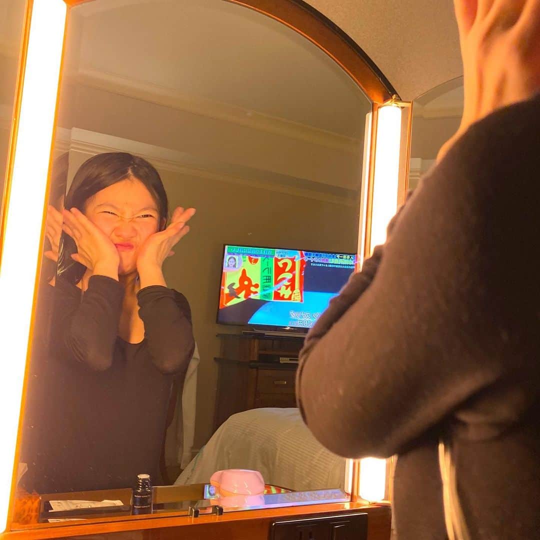 yukiさんのインスタグラム写真 - (yukiInstagram)「おはようございます﻿ ﻿ うちではやらないけど、﻿ ホテルだとやりたくなる特別感。﻿ お風呂あがりの、パシャパシャ🧖🏼‍♀️✨﻿ ﻿ #東京のオシャレなホテル﻿ #現実逃避﻿ #何もしない贅沢﻿ #普段やらないことをする特別感﻿ #milka」2月23日 8時39分 - milkayuki