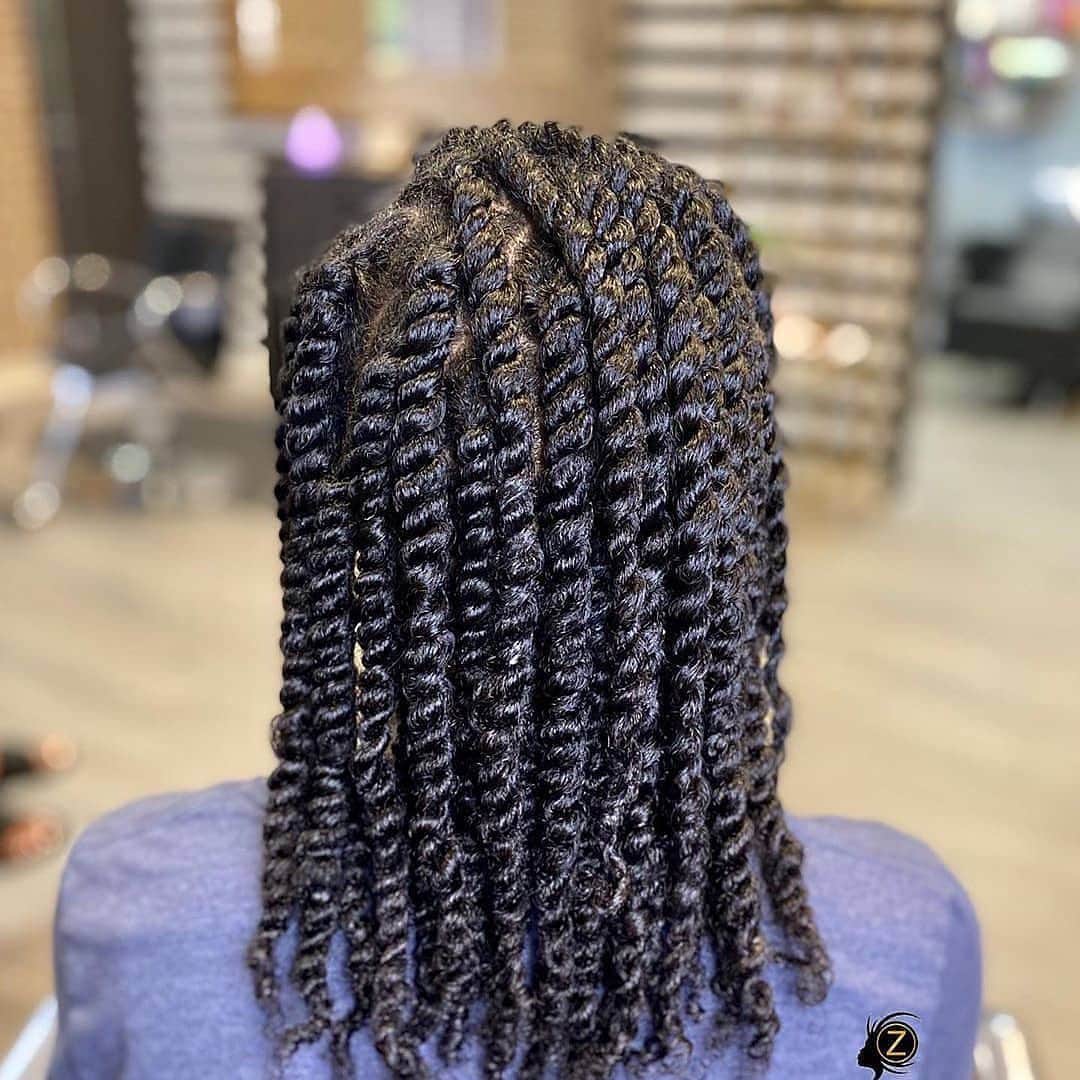 セフォラさんのインスタグラム写真 - (セフォラInstagram)「From our friends at @qhemetbiologics: 💦 We give extremely dry & 4C hair all the moisture & nutrients it needs to flourish & grow! ⁣💦 ⁣ 🔸️ Top: Braid-out on 4C/4B hair, courtesy of our 🌿 Cocoa Tree Detangling Ghee.💧@thisgirlisata⁣ ⁣ 🔸️ Bottom: Rod-set on 4B hair, courtesy of our💧Aethiopika Hydrate & Twist Butter and Castor & Amla Nourishing Pomade! ⁣🌿 @naturallytemi⁣ ⁣ ✅ Shop these products for extremely dry & 4C hair now! ⁣  Available at Sephora. Biologics Moringa Tree Conditioning Ghee  Biologics Amla & Olive Heavy Cream  Biologics Castor & Moringa Softening Serum」2月23日 8時55分 - sephora