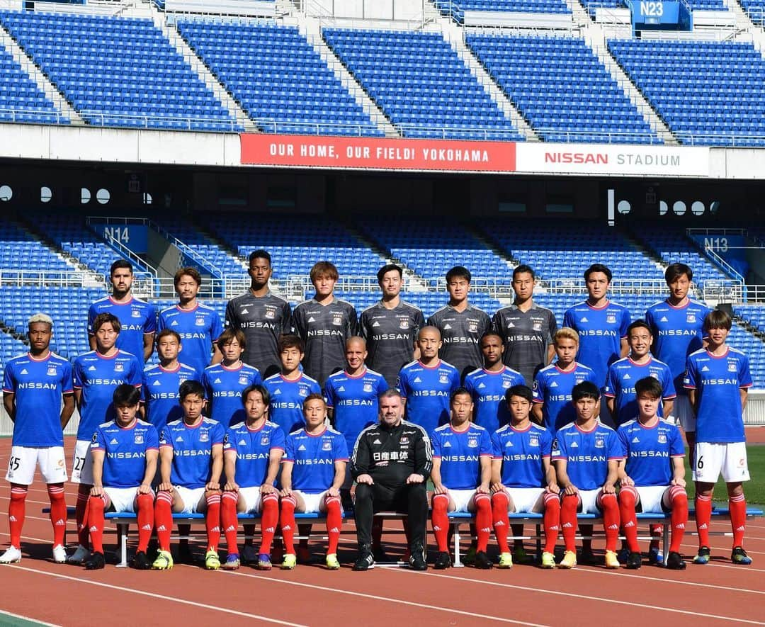 横浜F・マリノスさんのインスタグラム写真 - (横浜F・マリノスInstagram)「2021 Team Photo ✌️  #fmarinos #シャシン」2月23日 8時56分 - yokohamaf.marinos