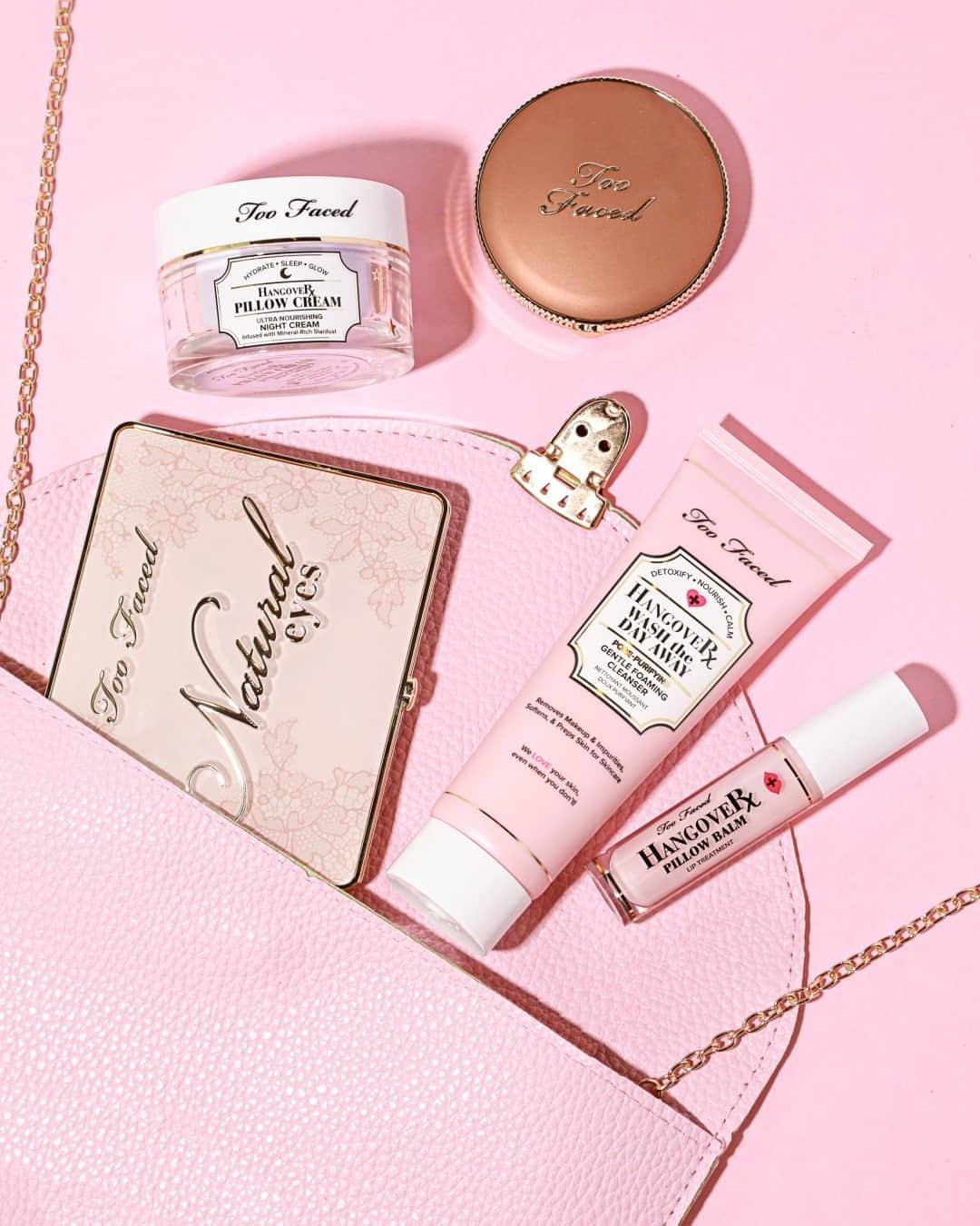Too Facedのインスタグラム：「Our everyday essentials! 😍 What was the last Too Faced product you added to your collection?! ✨ Let us know in the comments! #toofaced」