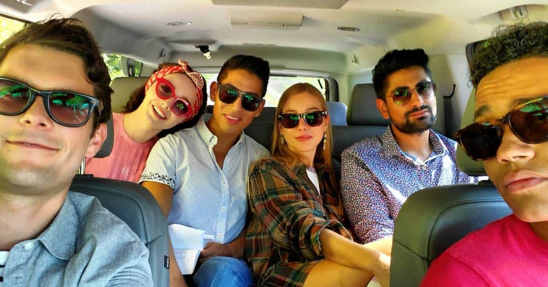 エマ・デュモンのインスタグラム：「The gang ⌨💉🍳🩰🥞📕」