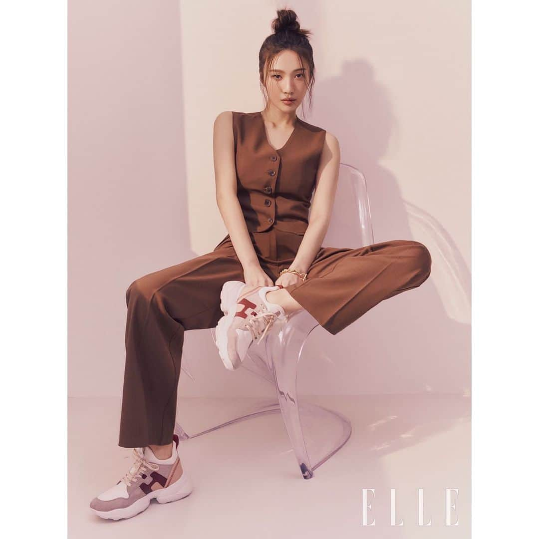 Red Velvetさんのインスタグラム写真 - (Red VelvetInstagram)「#레드벨벳 #RedVelvet #조이 #JOY #엘르 #ELLE」2月23日 10時04分 - redvelvet.smtown