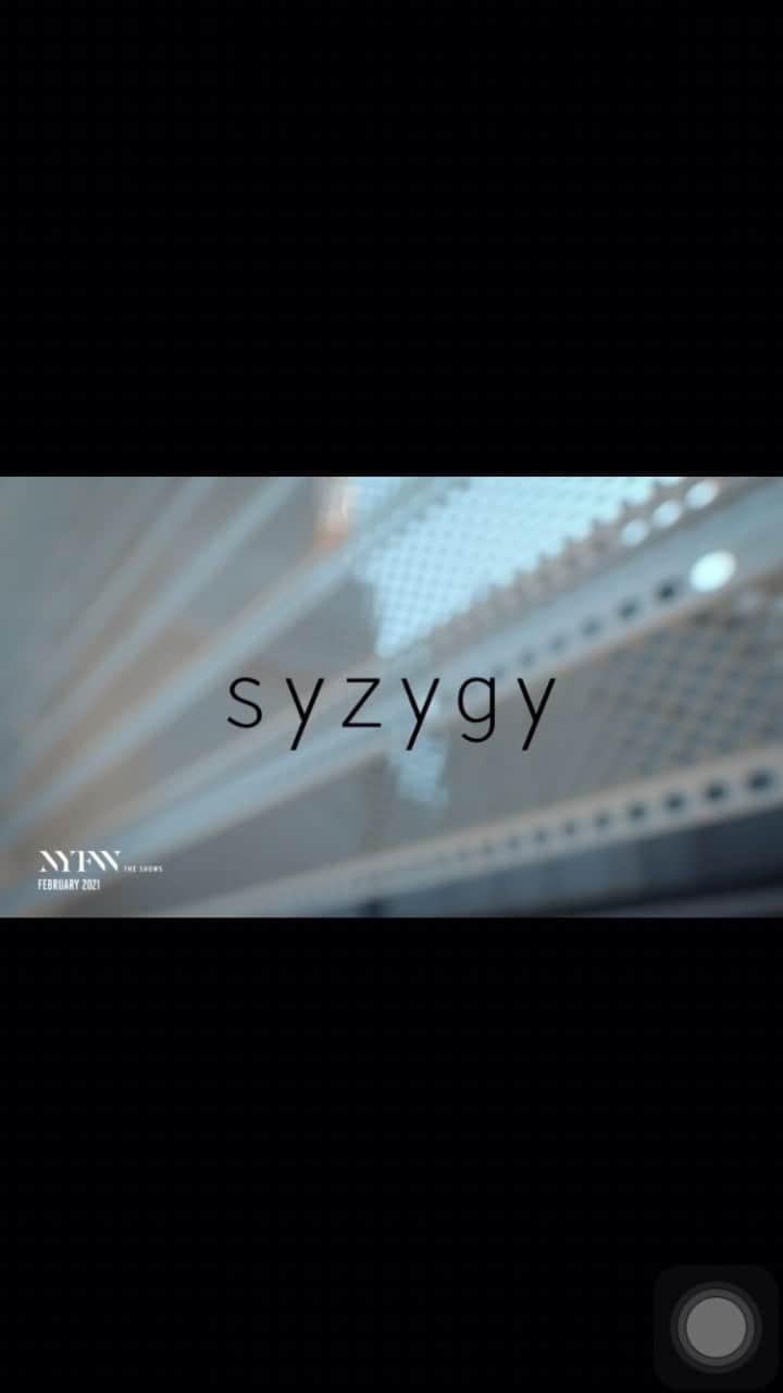 アシュリーのインスタグラム：「@asiafashioncollection @syzygy.online @nyfw」