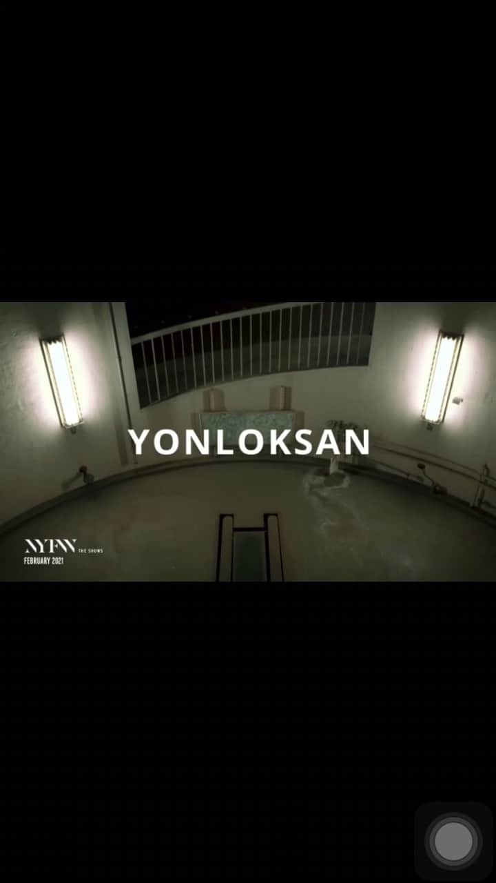 アシュリーのインスタグラム：「@asiafashioncollection @yonloksan @nyfw」