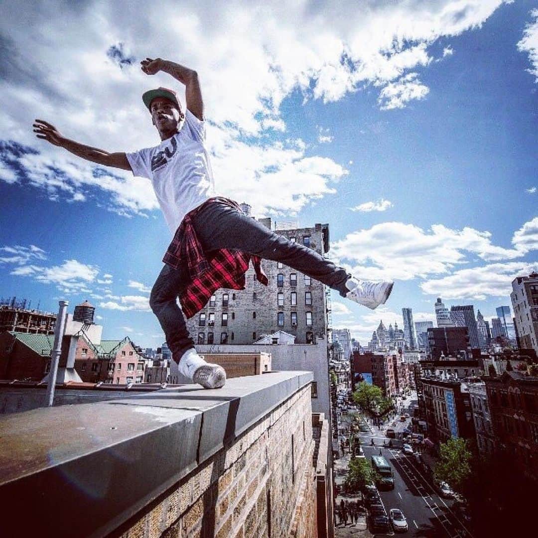 Lil Buckのインスタグラム：「Happy birthday @jr enjoy today doing work like I know you will 😄 I miss you bro! . First photo by JR」