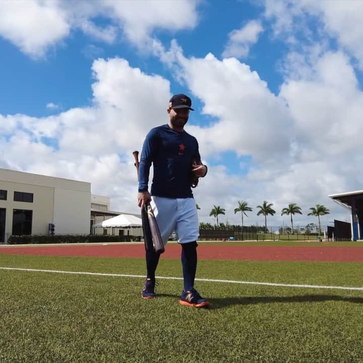 ヒューストン・アストロズのインスタグラム：「Baseball is here. Let’s go! 🔥」