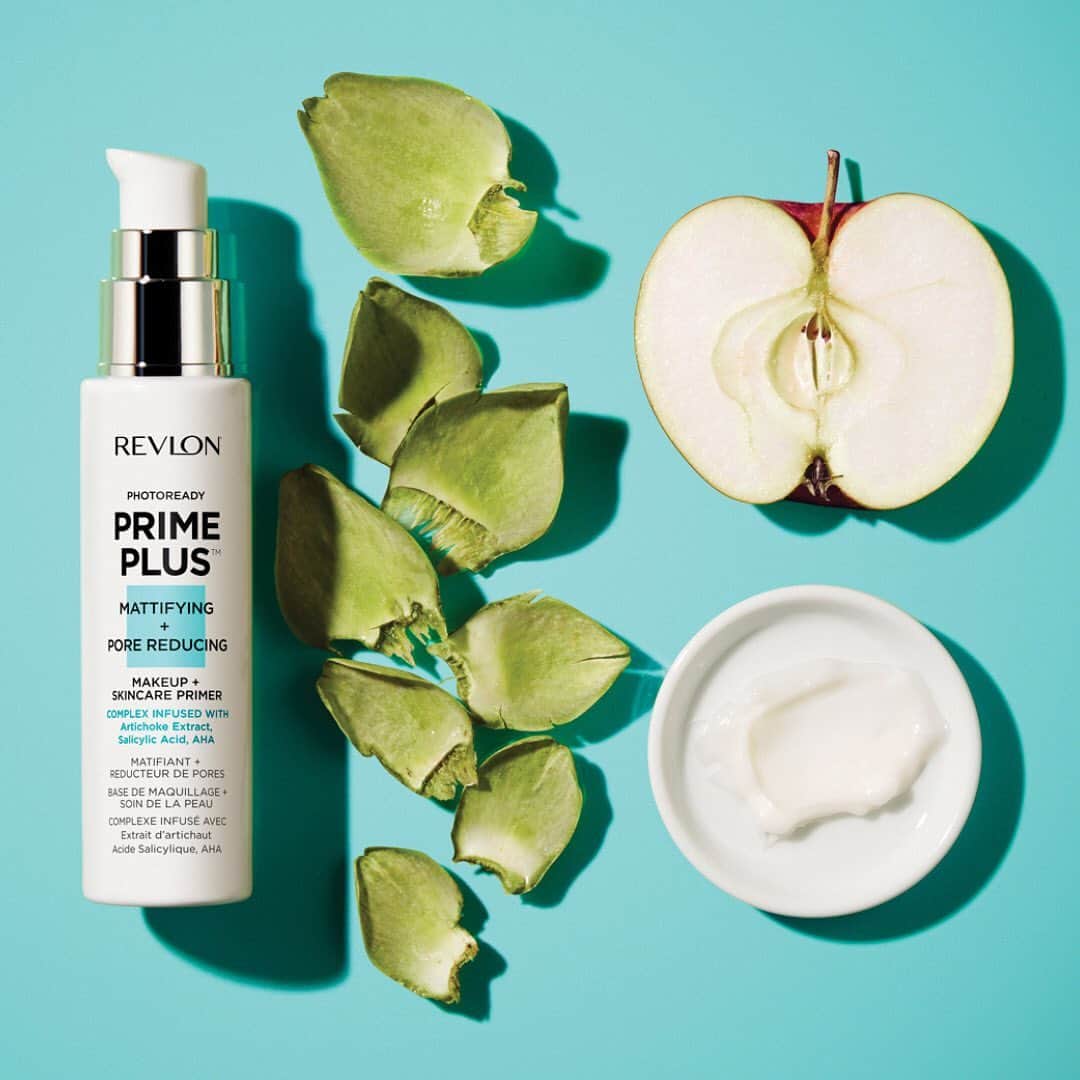 Revlonさんのインスタグラム写真 - (RevlonInstagram)「Meet our #PhotoReady #PrimePlus Mattifying + Pore Reducing Primer 🍎 We spiked this formula with spherical beads that give skin a soft-focus effect, plus artichoke extract to help reduce the look of pores, and skincare ingredients like salicylic acid and AHAs.  Tap to shop or pick one up at @ultabeauty」2月23日 10時23分 - revlon