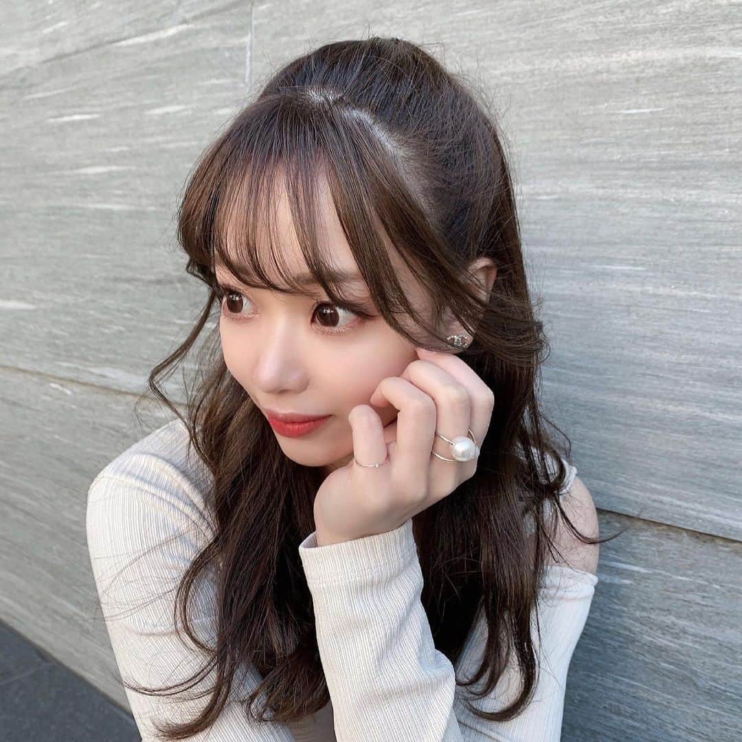 のインスタグラム：「@florist_zozotown のピンキーリング♡  華奢な指輪が欲しくてゲットしました🥰 大振りの指輪と合わせるの可愛い🌼  #リング#ピンキーリング#華奢アクセサリー#華奢リング#アクセサリー#フローリスト#florist」