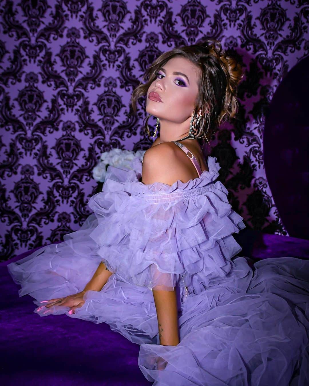 のインスタグラム：「#IWantYou music video out now! What’s your favorite part of the video? Lmk! 💜 youtube.com/chanelwestcoast」