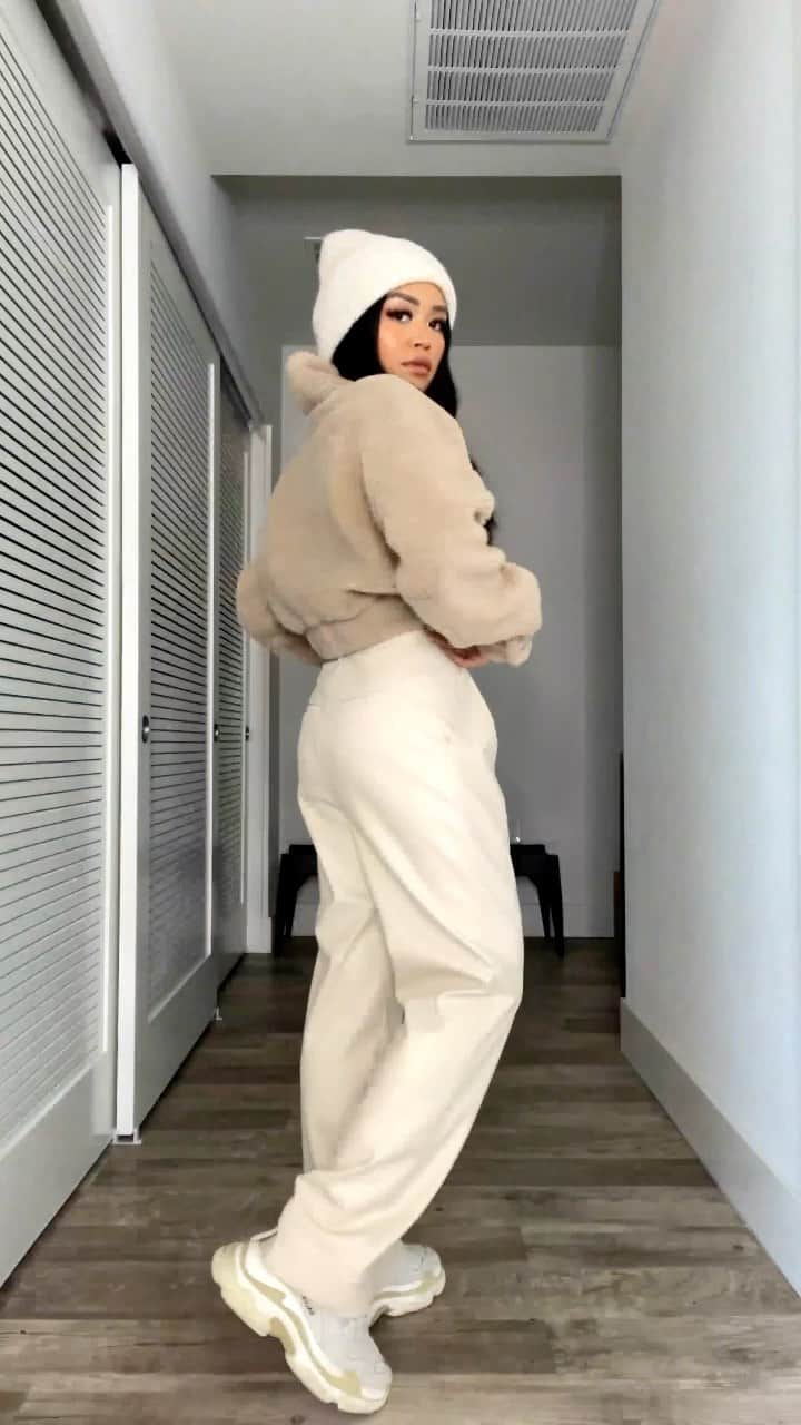 REVOLVEclothingのインスタグラム