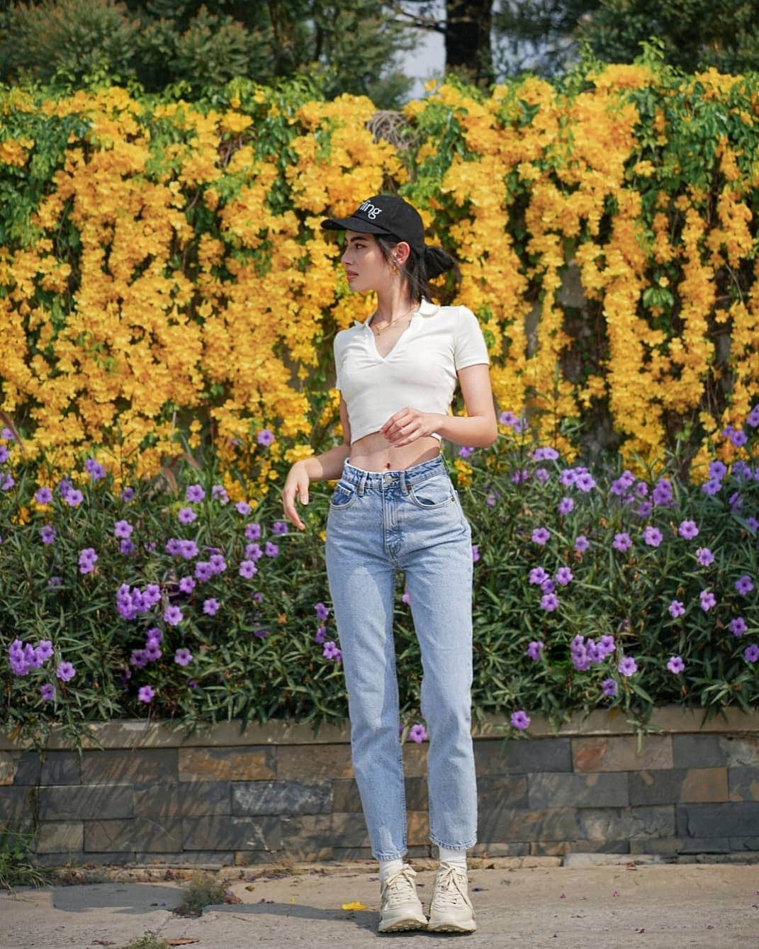 マイ・ダーウィカーのインスタグラム：「มาถ่ายรูปเล่นที่ @misstarcafe กันคร่าาาาา❤️」