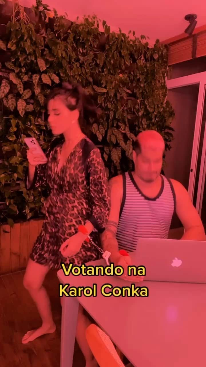 Gabriela Salesのインスタグラム：「Marque a pessoa que vai fazer mutirão com você 😂😂😂」