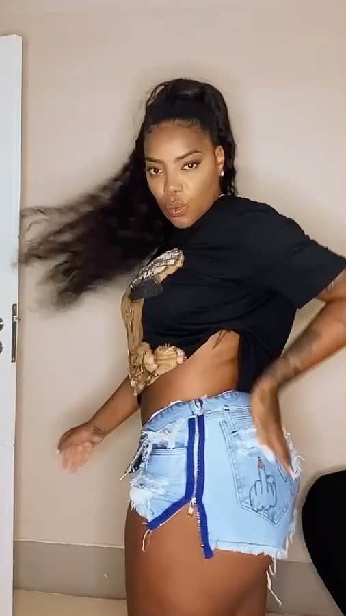 メジャー・レーザーのインスタグラム：「if you’re looking for a sign to join the #pratemachucar challenge, this is it @ludmilla @attooxxa @sukuward」