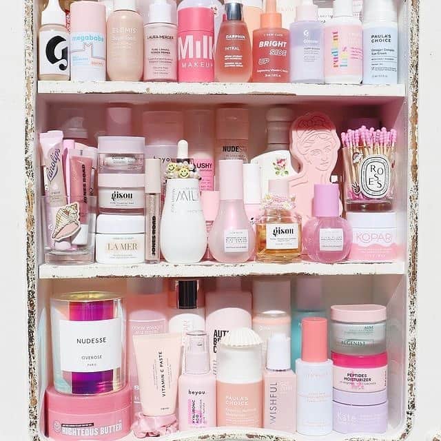 ジョジー・マランのインスタグラム：「Spot the Argan Milk 👀 ⠀⠀⠀⠀⠀⠀⠀⠀⠀ 📷 @dirtyboysgetclean」