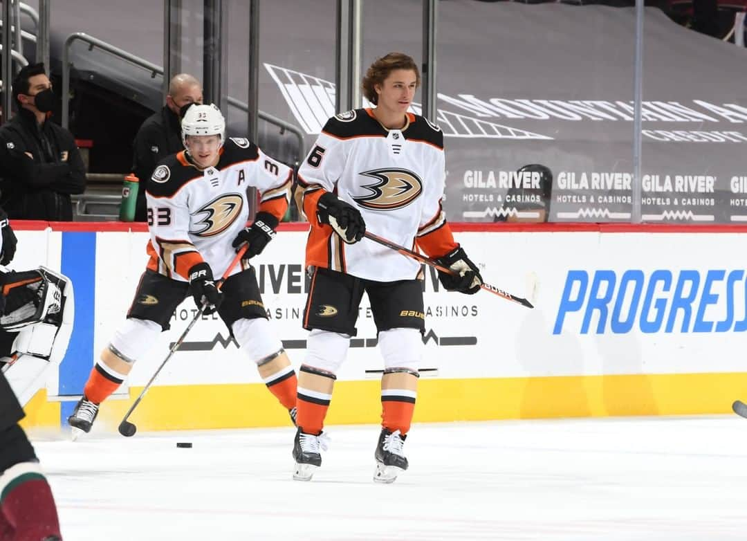 NHLさんのインスタグラム写真 - (NHLInstagram)「Tonight's the night!  @trevorzegras is in for the @anaheimducks.」2月23日 11時20分 - nhl