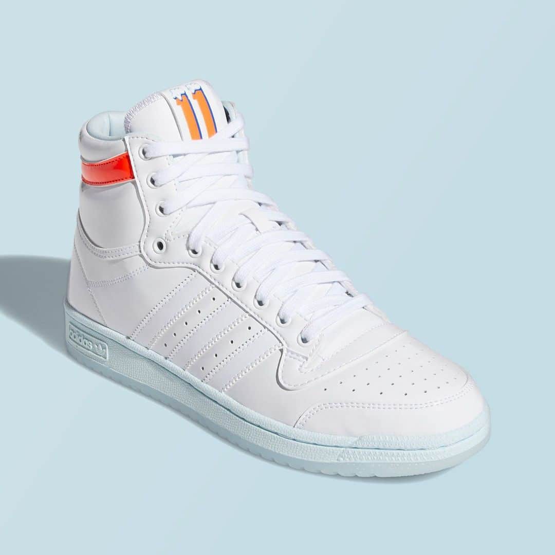 のインスタグラム：「@traeyoung’s @adidasoriginals Top Ten ‘Ice Trae” launches 2/26. ❄️❄️」