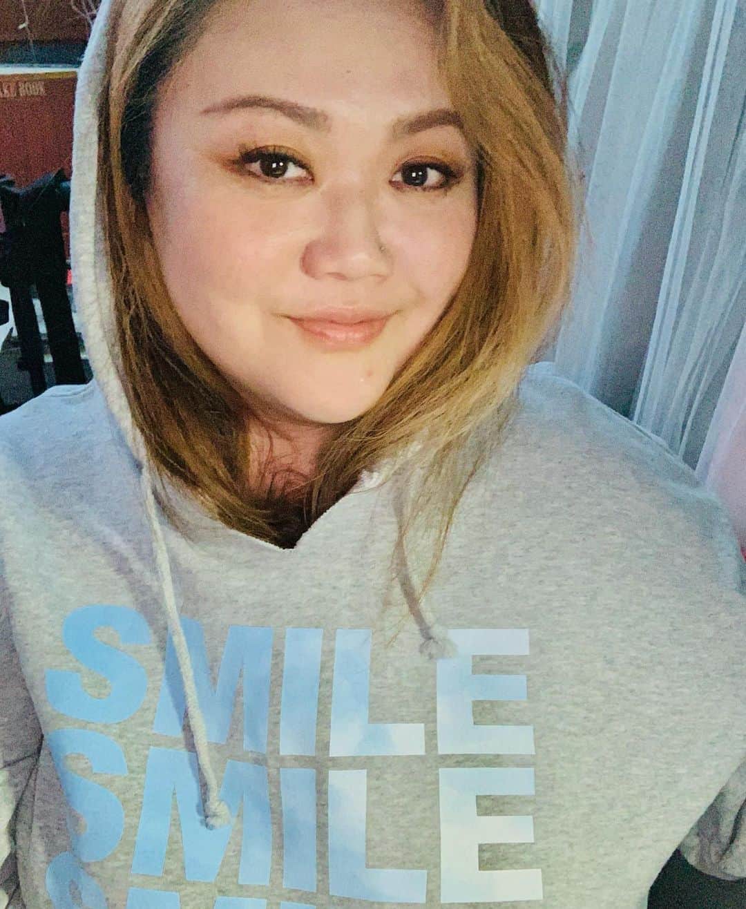 YURIのインスタグラム：「でーもんと私の😆インスタライブへ遊びに来て下さった皆さんありがとうございました🥰スマイルアニマルズの情報は↓パーカーのTバージョンもあるらしいよ❣️マドレーヌも美味しい🥰 🐶🦄🐣🐳🐩🦒🦚🦜🦧🐠🦖🦁🐷🐔🐴 (★タグ付けしてあるんで写真タップするとインスタページへジャンプ出来るよん🚀)  Facebook https://www.facebook.com/NPOSMILEANIMALS  インスタ https://www.instagram.com/nposmileanimals/?hl=ja  LINE https://lin.ee/O4Q5K6j」