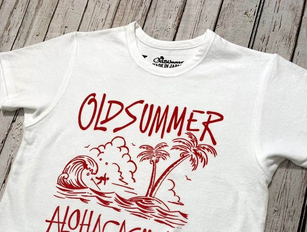 OldSUmmerさんのインスタグラム写真 - (OldSUmmerInstagram)「. 新作パイルTシャツ🌴 . 本日13時発売です🎉 . 柔らかな肌触りで着心地抜群😆✨ . パーカーで人気のサーフィンデザインを採用しました😎🌊 . インナーに合わせても存在感ある一枚です🙌 . 皆さま、ぜひ！ . #oldsummer #オールドサマー」2月23日 12時07分 - oldsummer.tokyo