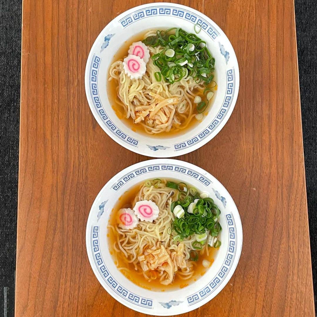 のインスタグラム：「I made #Ramen from scratch. 自作ラーメン。 馴染みの肉屋さんからサービスで頂いた鶏ガラ、ワイフの母ちゃんから頂いた鯛節を使ったWスープ。」