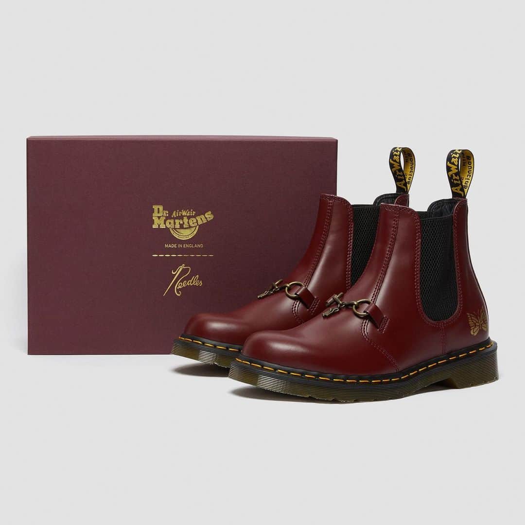 HYPEBEASTさんのインスタグラム写真 - (HYPEBEASTInstagram)「@hypebeastkicks: @needles.jp and @drmartensofficial have now turned their focus on the 2976 Chelsea boot. Being the first brand to ever collaborate on the silhouette, NEEDLES has reworked the boot in “Cherry Red” and “Black Smooth” colorways with a horsebit across the front and its Papillon” butterfly logo on the heel. They’re due to release via the Dr. Martens web store on February 27.⁠⁠ Photo: Dr. Martens」2月23日 13時01分 - hypebeast