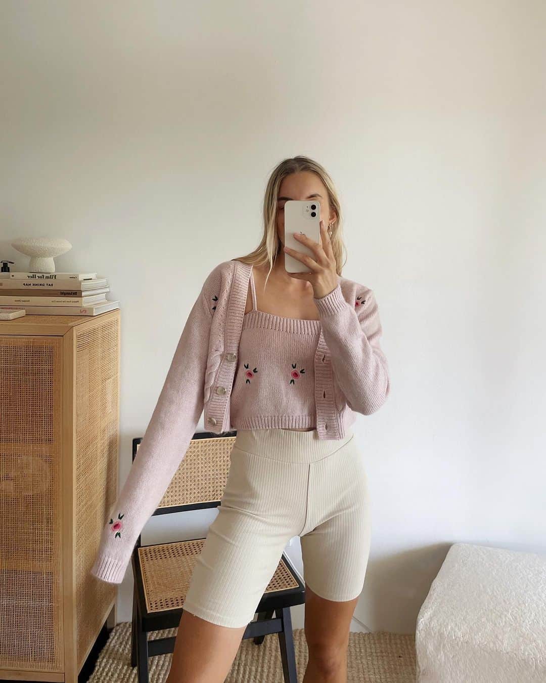COTTON ONのインスタグラム：「In-between season knits 💞💕 #TapToShop 🔎 Knitwear #MyCottonOn @dom.overseas」